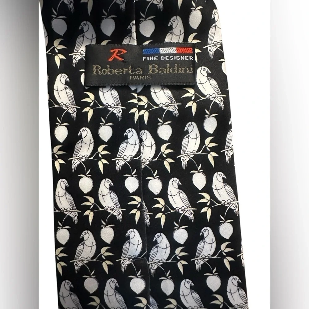 Robert Baldini Paris Mens Neck Tie - Parrot Print - Black and White